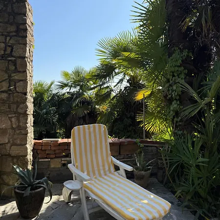 Apartamento Casa Clara Gartenwohnung Nahe Maggiore Besozzo